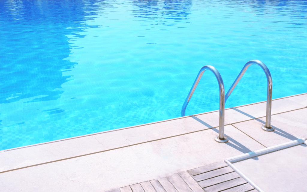 Instalação profissional de piscinas de fibra